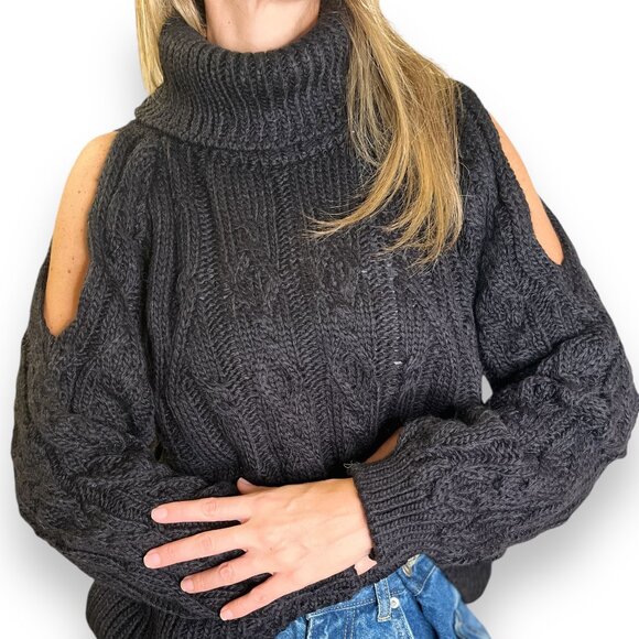 Anastasia Sweater - Picture 1 of 2